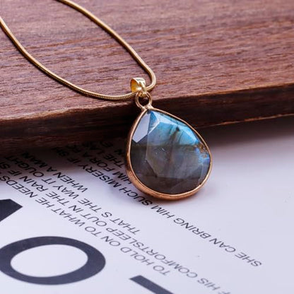 Da Piao Liang Labradorite Crescent Moon Energy Necklace, Healing Crystal Pendant With Stainless Steel Chain, Spiritual Jewelry - color: Gold