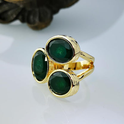 Vintage 18-Karat Gold Emerald Cocktail Ring - Oval Green Gemstone, Size 7 - size: US Code 7