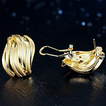 Mytys Two Tone Huggie Hoop Earrings Cross Over Design Twisted Rope Silver Gold Statement Wide Band Clip On Hoops for Women Fashion Jewelry Gift - color: Wave Gold