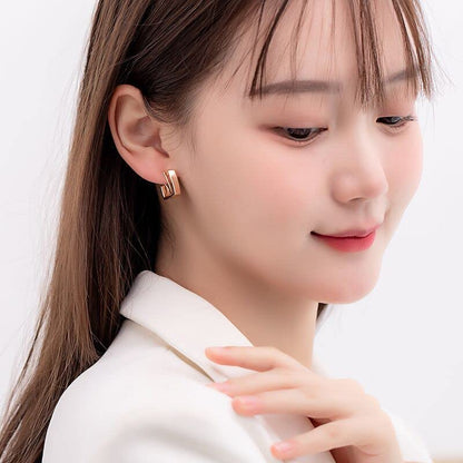 Clip On Hoop Earrings for Women Not Pierced Gold Silver Large Chnky Square Twisted Comfortable Coil Hoop Clip On Earrings - color: Square Hoop Gold