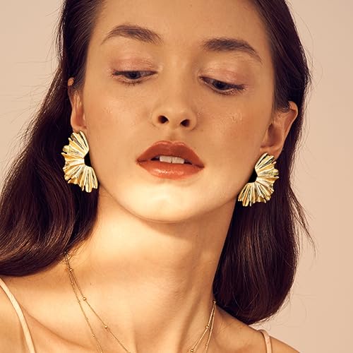 Gold Clip On Earrings for Women Trendy Non Piercing Flower Dangle Earrings Floral Earring 14K Gold Plated Lightweight Earrings for Non-Pierced Ears Fake Earrings Set - style: Leaf