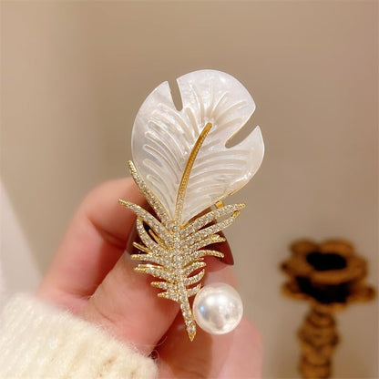 Rhinestone Feather Brooch Pin for Men Women Gold Silver Plated Elegant Delicate Leaves Hat Bag Suit Tie Crystal Pearl Lapel Brooches Trendy Jewelry Gifts (Gold)