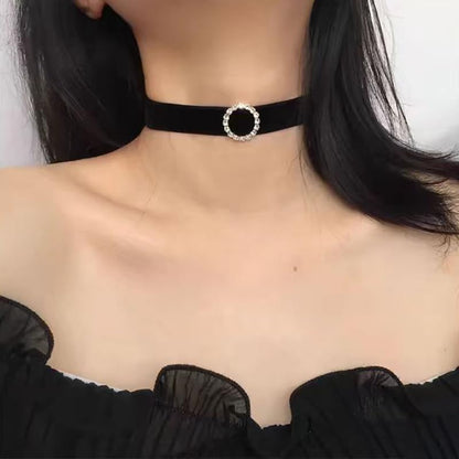 Black Choker Necklaces for Women 90s Red Black Velvet Choker Necklace Thick Thin Chocker Tube Heart Circle Choker Necklace Lace Tatto Collar Necklace Goth Choker Jewelry - style: D3-Black