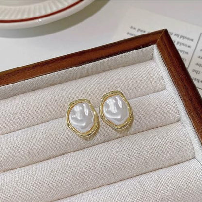 MYANAIL Irregular Pearl Earrings Necklace Set for Women Baroque Pendant Necklace Stud Earrings Simple Classic Jewelry Set