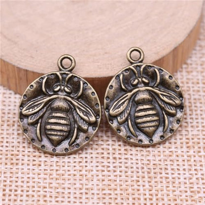 0.78’’ Coin Bee Charms, 30 Pcs Coin Bee Charms Alloy Double-Sided Printed Charm Retro Bee Accessories Jewelry for Girls Women Jewelry Making - color: Bronze