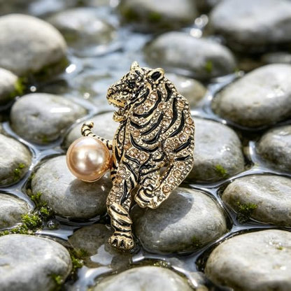 Luxury Crystal Tiger Brooch Pins for Women Men Vintage Gold-Tone Climbing Black Spots Leopard Brooch Fashion Panther Cougar Pin Suit Jackets Coat Animal Jewelry Gift - style: Gold Pearl