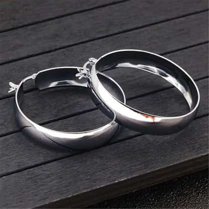 Large Hoop Earrings Lightweight and Comfortable Ear Rings Adornment for Fashion Forward Women and Various Occasions Fashion Statement Jewelry - size: 30mm