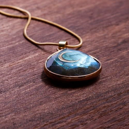 Da Piao Liang Labradorite Crescent Moon Energy Necklace, Healing Crystal Pendant With Stainless Steel Chain, Spiritual Jewelry - color: Gold