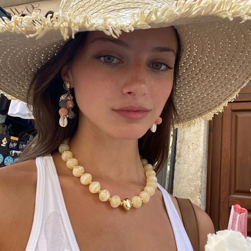 Chunky Beaded Necklace for Women Trendy Multicolor Resin Beads Choker Necklaces Boho Summer Statement Necklace Chunky Heart Jewelry - color: Irregular bead necklace-cream yellow