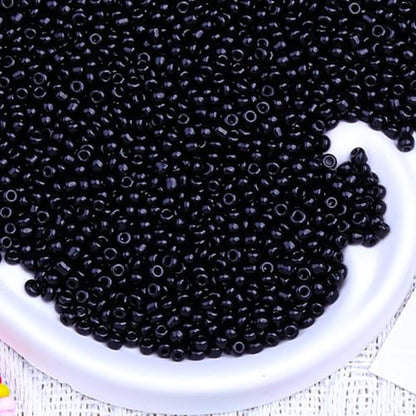 2000pcs Glass Seed Beads Bulk, 4mm 6/0 Mini Pony Spacer Small Individual Color Seed Beads for DIY Bracelet Necklaces Wrist Jewelry Making, Black - color: Black