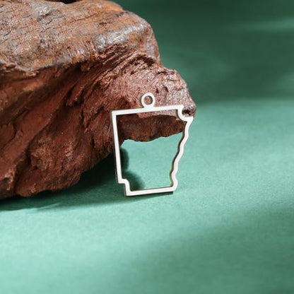 kkjoy 5Pcs Hollow Continents Maps of USA Pendant Charms for Jewelry Making and Crafting, Stainless Steel Mini Charm Craft Supplies Accessories for DIY Bracelet Necklace Earrings - color: Hollow Arkansas Map - Silver