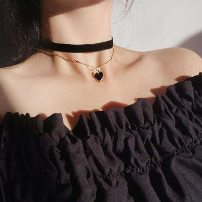 Black Choker Necklaces for Women 90s Red Black Velvet Choker Necklace Thick Thin Chocker Tube Heart Circle Choker Necklace Lace Tatto Collar Necklace Goth Choker Jewelry - style: D1-heart