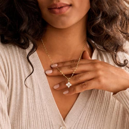 Gold Necklace for Women, Dainty 14K Gold Plated Pendant Necklaces for Women Trendy Simple Choker Chain Cubic Zirconia Circle/Interlocking/Sun/Pearl Necklace Fashion Jewelry Charm Gifts - color: Four-Leaf Clover-Lip