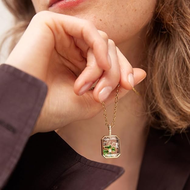 Women Locket Necklace Titanium steel Round 18K Gold Photo Lockets that Hold Picture Living Floating Memory Glass Locket Necklace for Family, Friends, Lovers - color: Gold rectangle