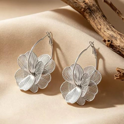 Dangle Flower Gold Earrings for Women, Trendy Statement Hoop Earrings, Gold Floral Drop Earrings Jewelry for Gifts - color: Silver flower