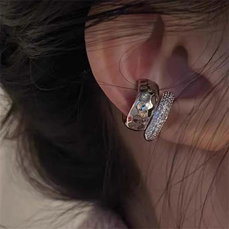 Chunky Gold Ear Cuffs Earrings for Women Non Piercing Gold Cuff Clip On Cartilage Hoop Earring Trendy Lightweight Thick Cuff Earrings for Women - color: gold+silver