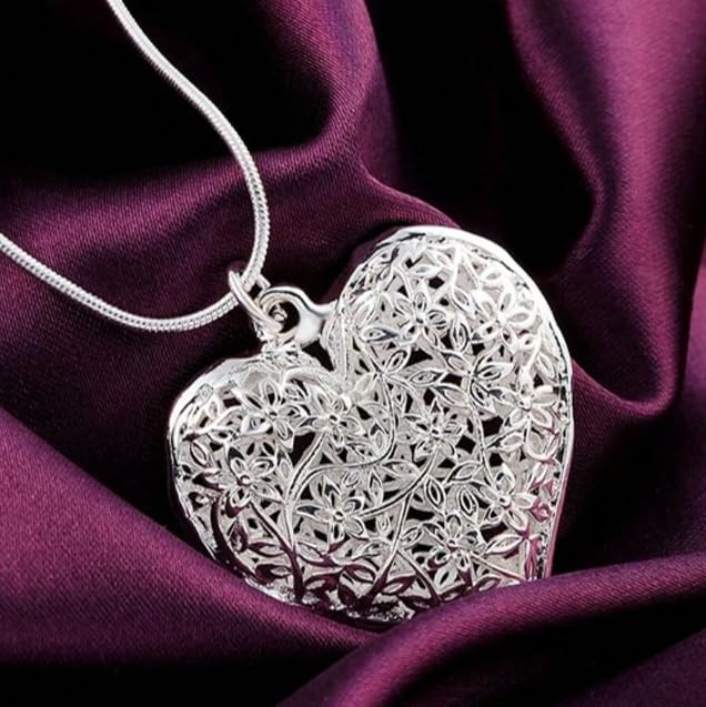 Silver Heart-shaped Pendant Necklace with Hollowed Out Flower Pattern Pendant Women's Wedding Party Jewelry Gift