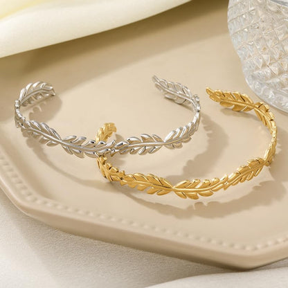 Womens Cuff Bracelets Heart Open Bangle Jewelry - color: Leaf Gold