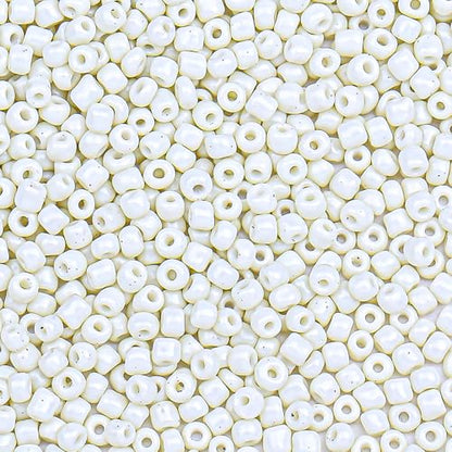 2000pcs Glass Seed Beads Bulk, 4mm 6/0 Mini Pony Spacer Small Individual Color Seed Beads for DIY Bracelet Necklaces Wrist Jewelry Making, Beige White - color: Beige White