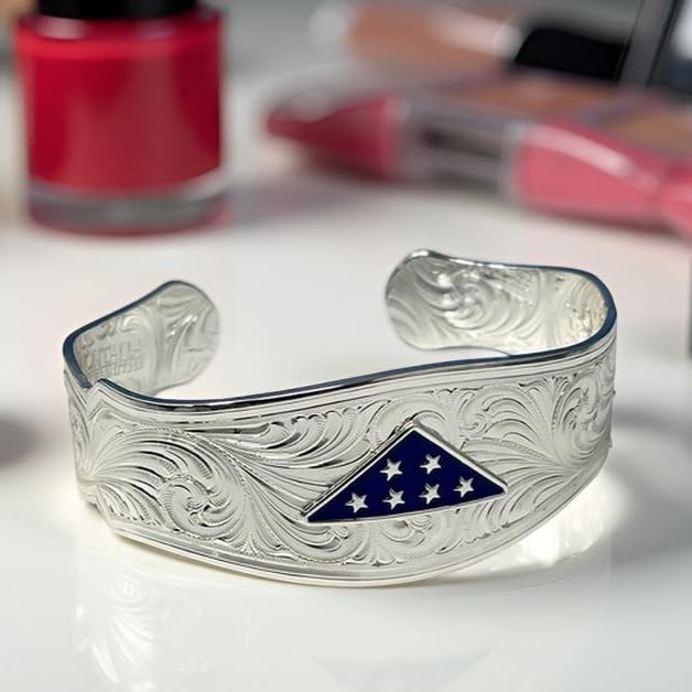 Montana Silversmiths Made in the USA Western Lifestyle Women's Cuff Bracelet - style: Folds of Honor Remembrance