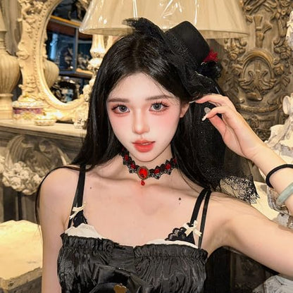 Gothic Lace Choker Vampire Necklace for Women,Black Lace Red Crystal Pendant Necklaces for Halloween,Goth Black Necklace Jewelry Witch Costume Vampire Accessories - style: Style Red