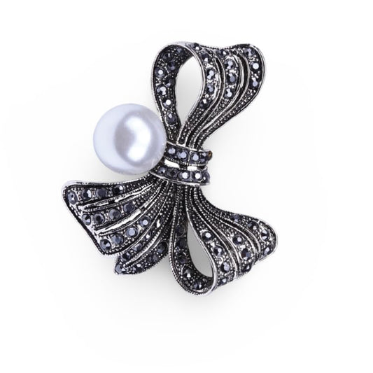 Brooch Pin, Vintage Floral Design In Antique Silver Tone Zinc Alloy With Grey Crystals And Faux Pearl Center - color: MM-BR-0121-GM