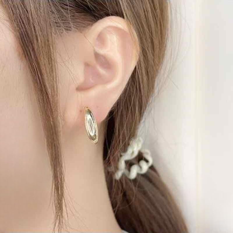 Hoop Invisible Clip On Earrings for Women Not Pierced Gold Small Twisted Hoop Comfortable Silver Large Clip On Earrings - color: Thick Hoop Gold
