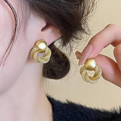 REELMAR Chunky Geometric Clip On Earrings for Women Trendy Gold-Plated Thick Hammered Rectangle Dupes Earrings Minimalist Statement Earrings No Piercing Clips - color: Chain-Gold