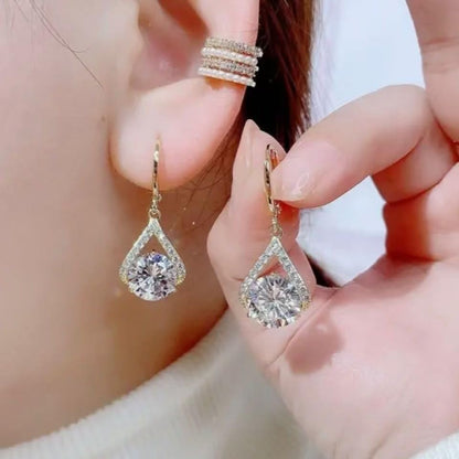 Super Sparkling Zircon Geometric Earrings, Niche Design Fashionable Light Luxury Small Earrings, Clasp Earrings for Women - color: Purple