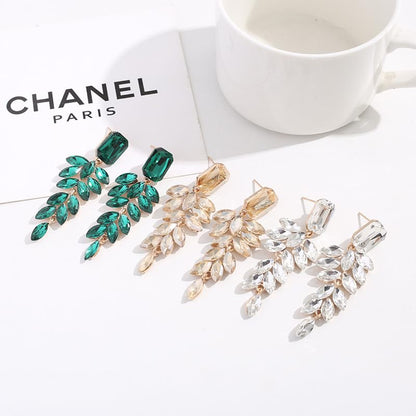 Elegant Rhinestone Statement Earrings Sparkly Cluster Crystal Drop Dangle Earrings Teardrop Chandelier Earrings Wedding Bridal Prom Earrings for Women - color: C:White