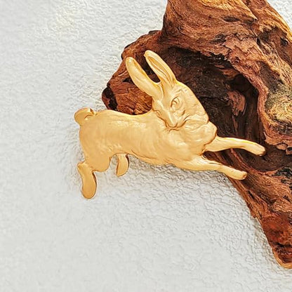 Whimsy Brass Gold Stamping Running Rabbit Brooch Pin - Vintage Animal Brooch with Intricate Muscular Detailing, 1.85 Inches - Ideal Gift for Forest Enthusiasts & Bunny Lovers