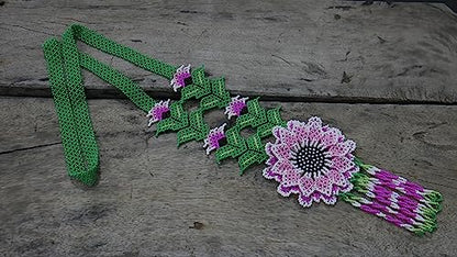 Handmade beaded Native native american style huichol glass seed bead Necklace Collar de cuentas nativas al estilo mexicano de los artesanos regalos para mujeres - color: Pink & White