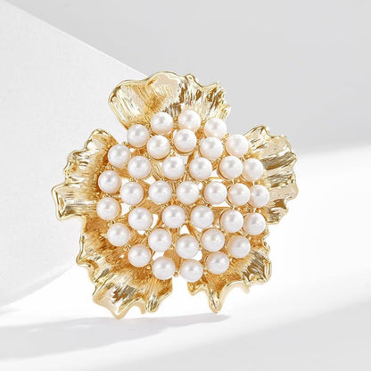 Brooches and Pins for Women Elegant Flower Pearl Brooches Costume Broches Jewelry Lady Christmas Pin for Women - style: GD-1836
