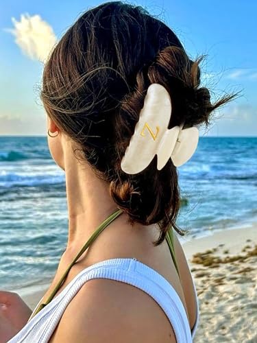 LILIE&WHITE Acrylic Letter Hair Clips For Women Stylish Z Initial Hair Claw | Alphabet Hair Clip Fashion Glitter Monogram Claw Clip Elegant And Durable Hair Accessory Large Hair Clips Z - color: HC22539Z