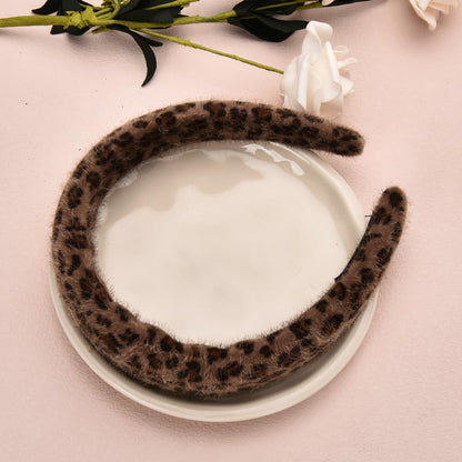 Guqqeuc Leopard Puffy Headband Wide Padded Headband for Women Girls Leopard Print Headbands for Women Cheetah Hairband Brown Sponge Headband for Long Short Hair Accessories