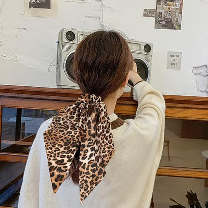 Leopard Hair Scarf Scrunchies for Women - 2Pcs Bow Scrunchies Knotted Bow Hair Ties Long Elastic Bands Satin Hair Ribbon Scrunchy Soft Ponytail Holders for Women Girls Gifts