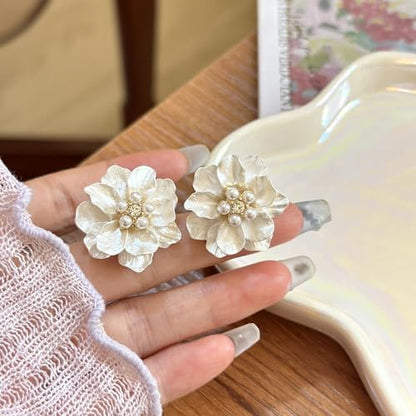 Clip-On Earrings for Womem Flower Faux Pearl Non Piercing Earrings Jewelry - color: Camellia B