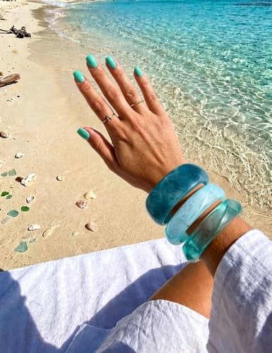 FAXHION Chunky Resin Acrylic Bangle Bracelets for Women, Colorful Wide Geometric Bangles Set, Statement Stackable Bracelet Jewelry Gift - color: Deep Blue