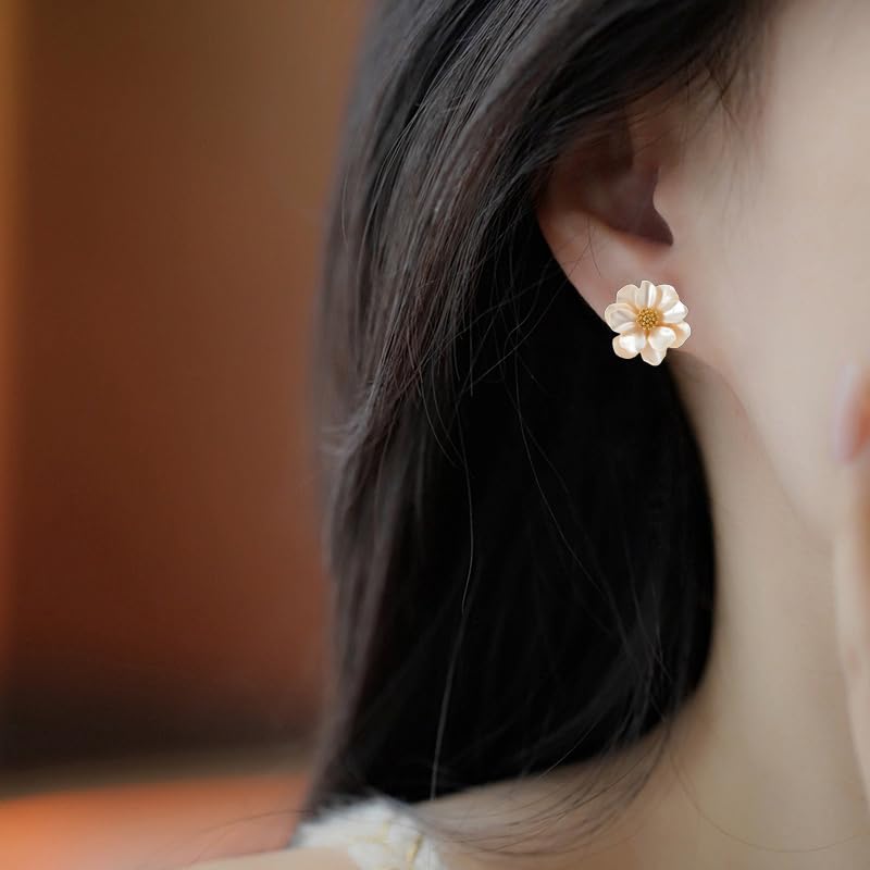 Clip-On Earrings for Womem Flower Faux Pearl Non Piercing Earrings Jewelry - color: Camellia