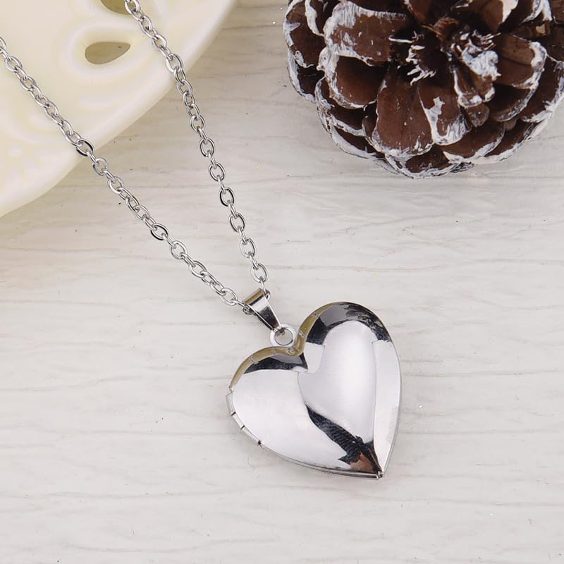 YALLNASL Heart Locket Necklace for Women Men Silver Locket NecklaceS That Holds Pictures Polished Pendant Necklaces for Wife Girlfriend Heart Shaped Neckalce Gift for BFF Sisters - color: silver