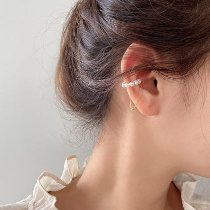 Ear Cuffs Earrings for Women Non Piercing Cartilage Cuff Wrap Clip on Earrings Trendy Pearl Rhinestone Tassel Chain Earrings Jewelry for Women - color: Gold Pearl Chain Ear Cuff