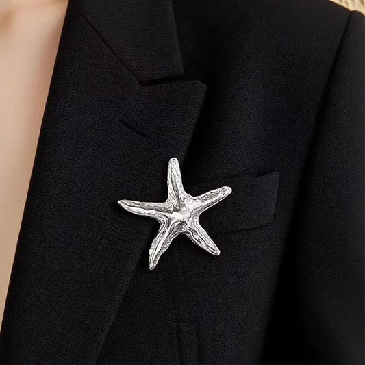 Textured Starfish Brooch Pin Minimalist Metal Lapel Pin Decorative Accessory for Jackets, Scarves & Dresses (Silver)