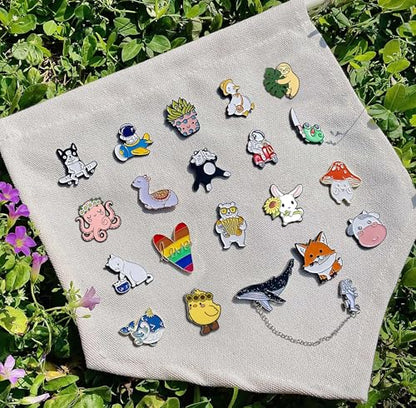 SINCCO 20/40/50/70 Pcs Cute Enamel Backpack Pins, Funny Anime Enamel Lapel Pins Bulk Set Cool Brooch Button Pins Badge Aesthetic for Backpacks, Bag, Jacket, Kids, Girls - style: 40pcs