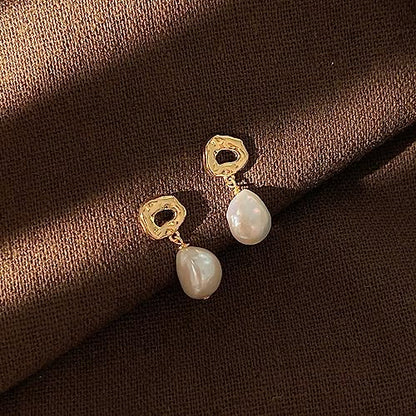 Unique Handmade Irregular Baroque Freshwater Pearl Stud Earrings for Women Gold Plated Hammered Geometric Silver Plated Post Elegant Dainty Jewelry