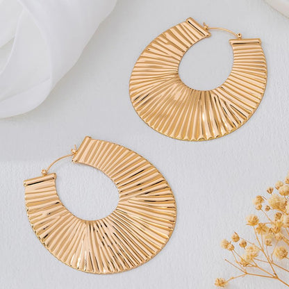 Large Chunky Gold Hoop Earrings for Women – Expensive Hollow Geometric Stainless Steel Statement Dangle Earrings with Textured Big Circle Design, Modern Metallic Fashion Jewelry Gift - color: Gold Unique