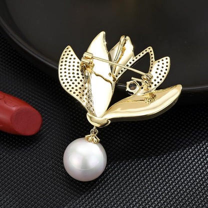 Brooches and Pins for Women Elegant Flower Pearl Brooches Costume Broches Jewelry Lady Christmas Pin for Women - style: GD-1912
