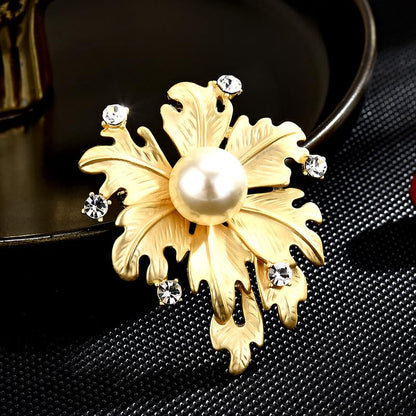 Brooches and Pins for Women Elegant Flower Pearl Brooches Costume Broches Jewelry Lady Christmas Pin for Women - style: GD-2420