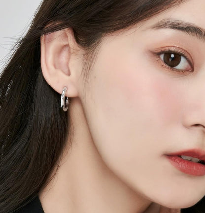 Gold Hoop Earrings for Women Clip On Earrings Dainty Gold Huggie Hoop Earrings for Women Small Trendy Jewelry Gift Non Tarnish - color: silver
