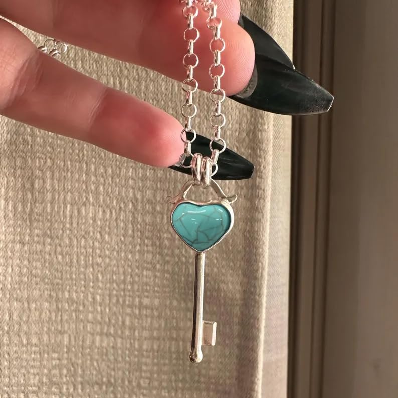 1Pc Unique Heart-Shaped Key Pendant Necklace Inlaid With Faux Turquoise, Featuring A Stylish Alloy Silver Finish, Perfect For Women's Everyday Wear, Dates, Parties, Dances, And Halloween.