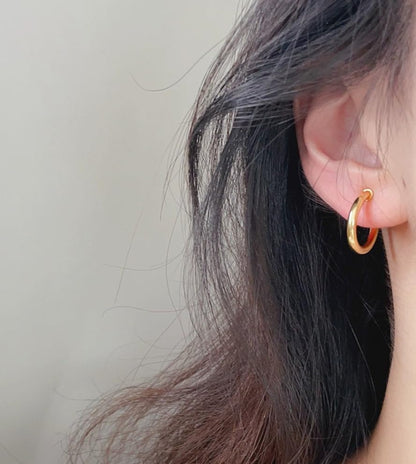Gold Hoop Earrings for Women Clip On Earrings Dainty Gold Huggie Hoop Earrings for Women Small Trendy Jewelry Gift Non Tarnish - color: Style1-Gold